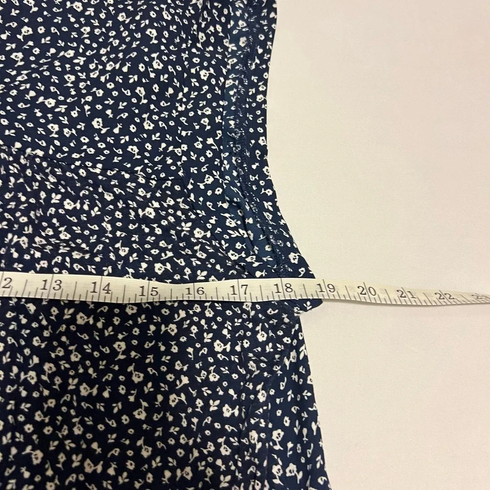 Loft Blue Sleeveless floral blouse M - Picture 8 of 8